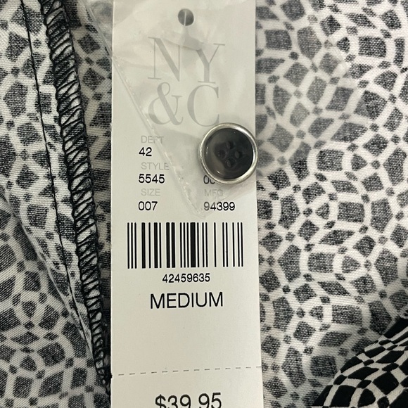 New York & Company Monochrome Patterned Button Down Shirt - Picture 6 of 7
